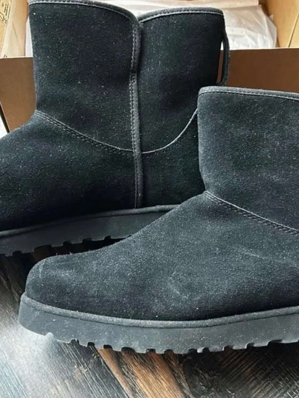 NIB UGG Cory II Genuine Suede Women's Boots Size 10